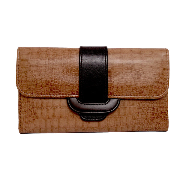 Classic Bifold with Multiple Card Slots & Zipper Pocket - Levo